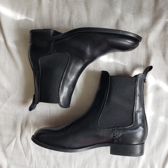 Frye Shoes - Frye Melissa Chelsea Boots
